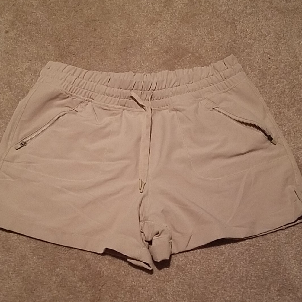 Kakhi shorts
